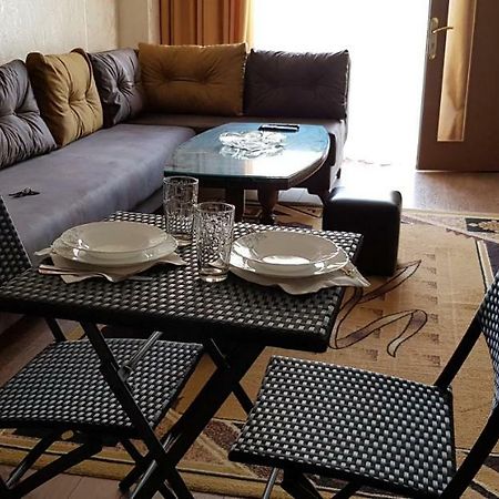 Nino Apartment On Pirosmani Батуми Экстерьер фото