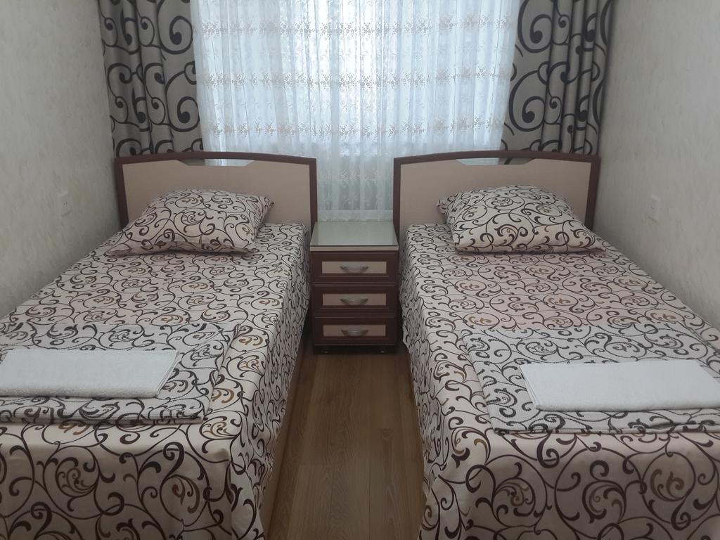 Nino Apartment On Pirosmani Батуми Экстерьер фото